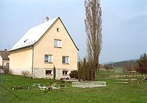 Budova mateřské školy před rekonstrukcí do roku 2007